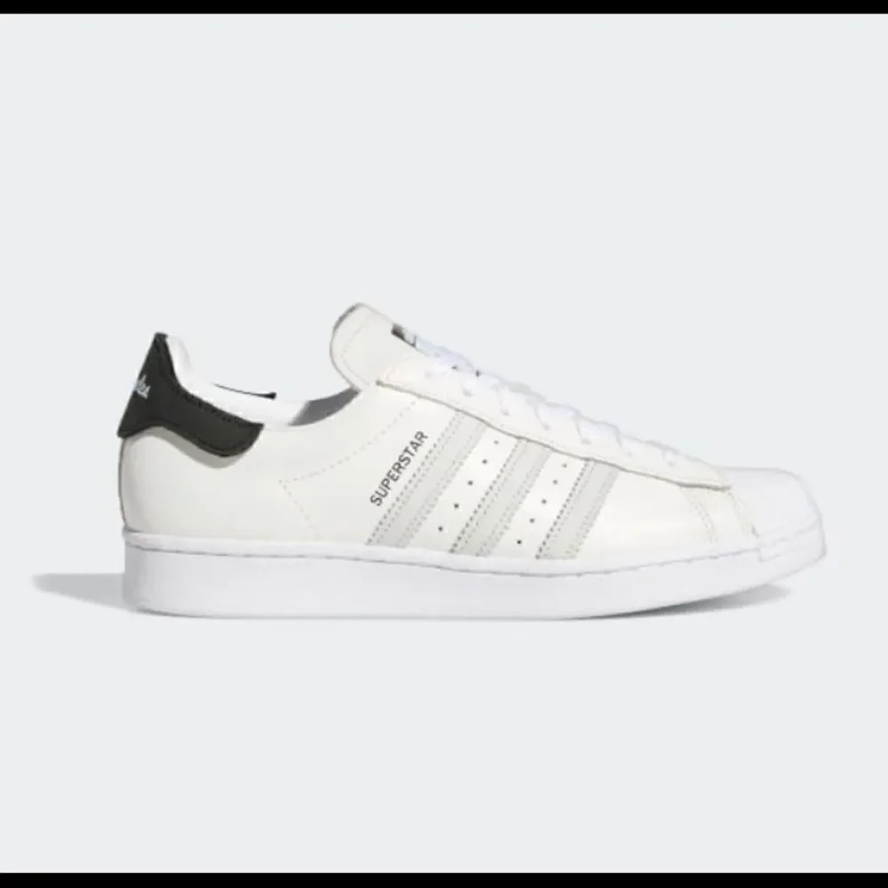 Adidas Originals Superstar City/JetSetter